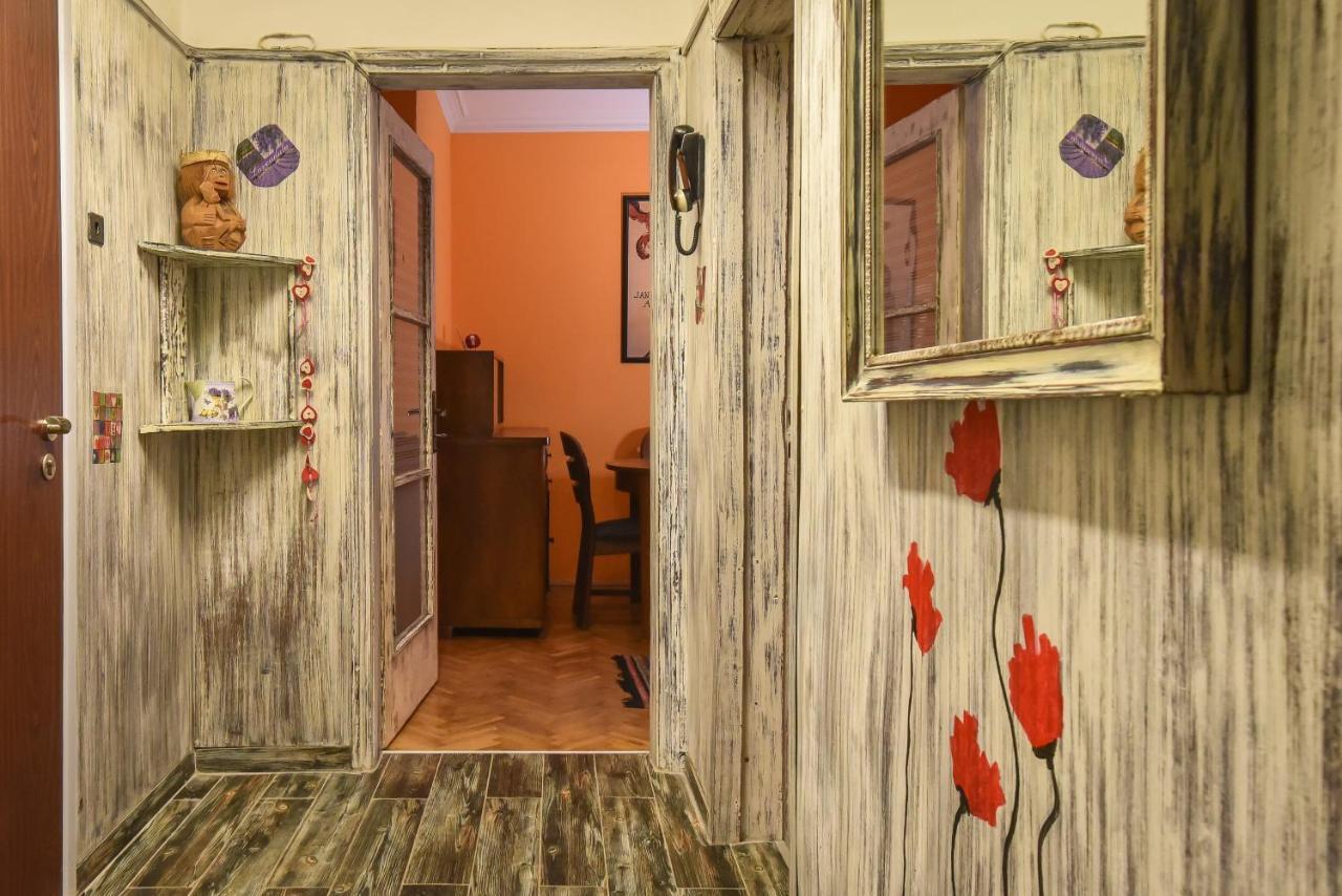 Vintage Spot - Colorful One-Bedroom Apartment By Flat Mаnager Sofia Ngoại thất bức ảnh